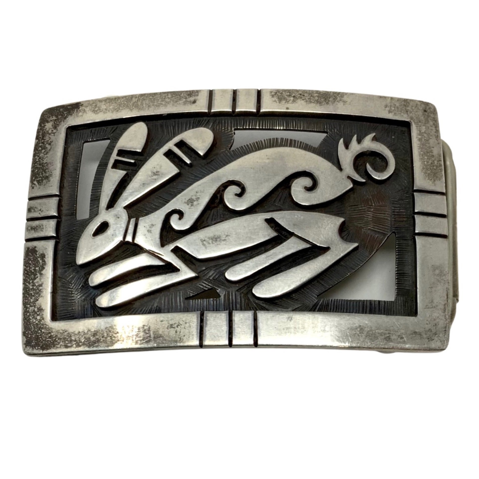 Rabbit belt buckle clearance
